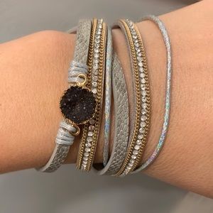 Silver wrap holographic agate bracelet NEW magnet